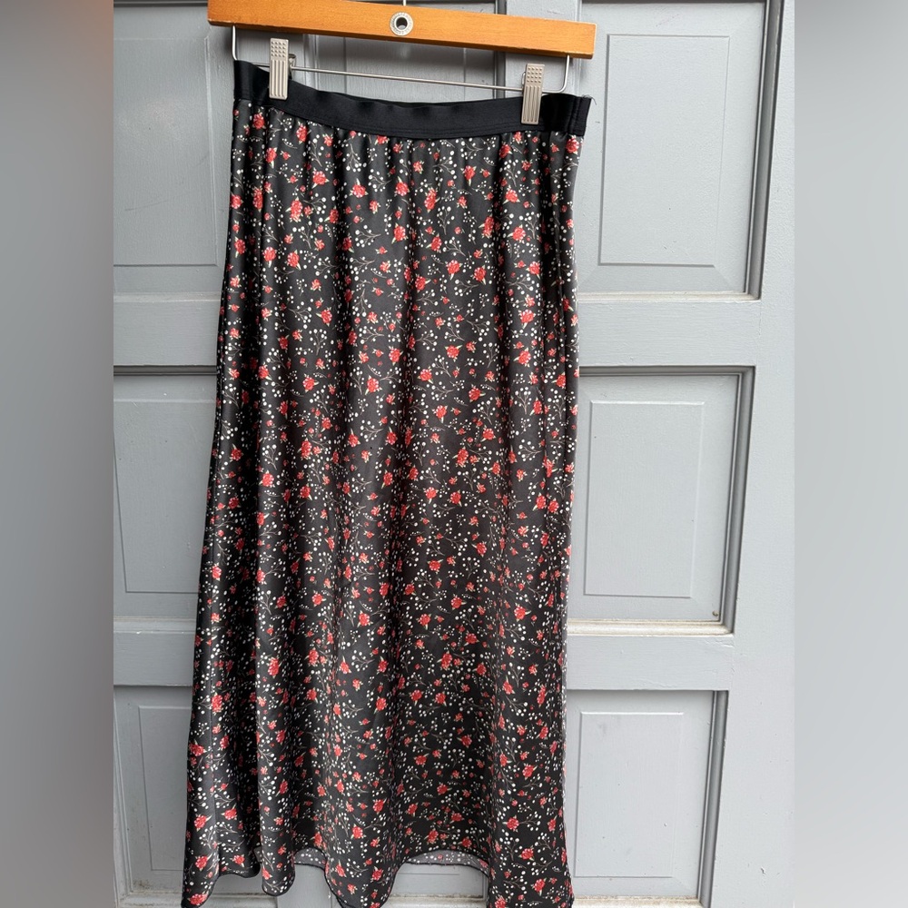 Knit‎ Riot black and red floral Maxi A-Line Skirt with waistband size L